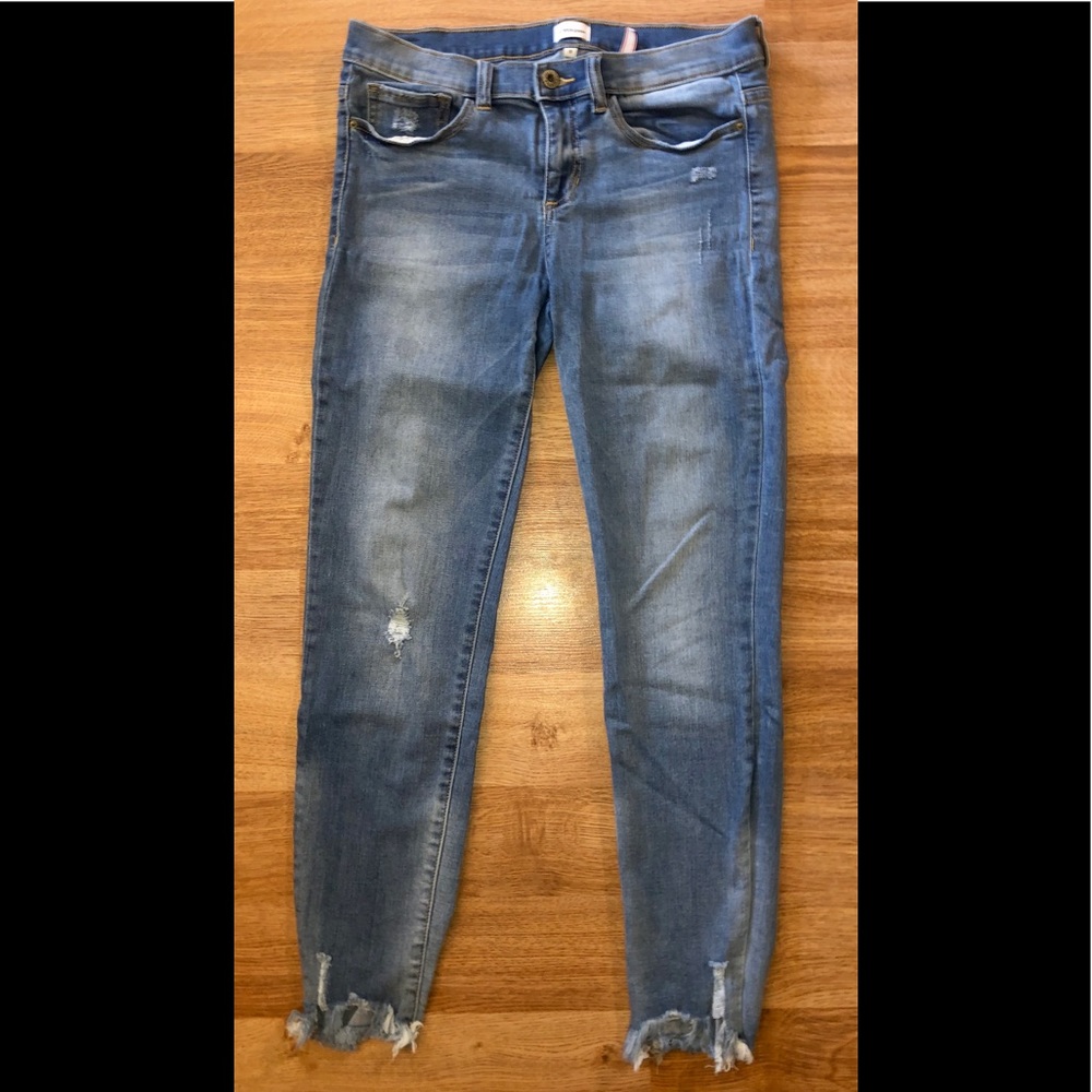 Like New SNEAK PEEK Distressed Hem Jeans Sz 11